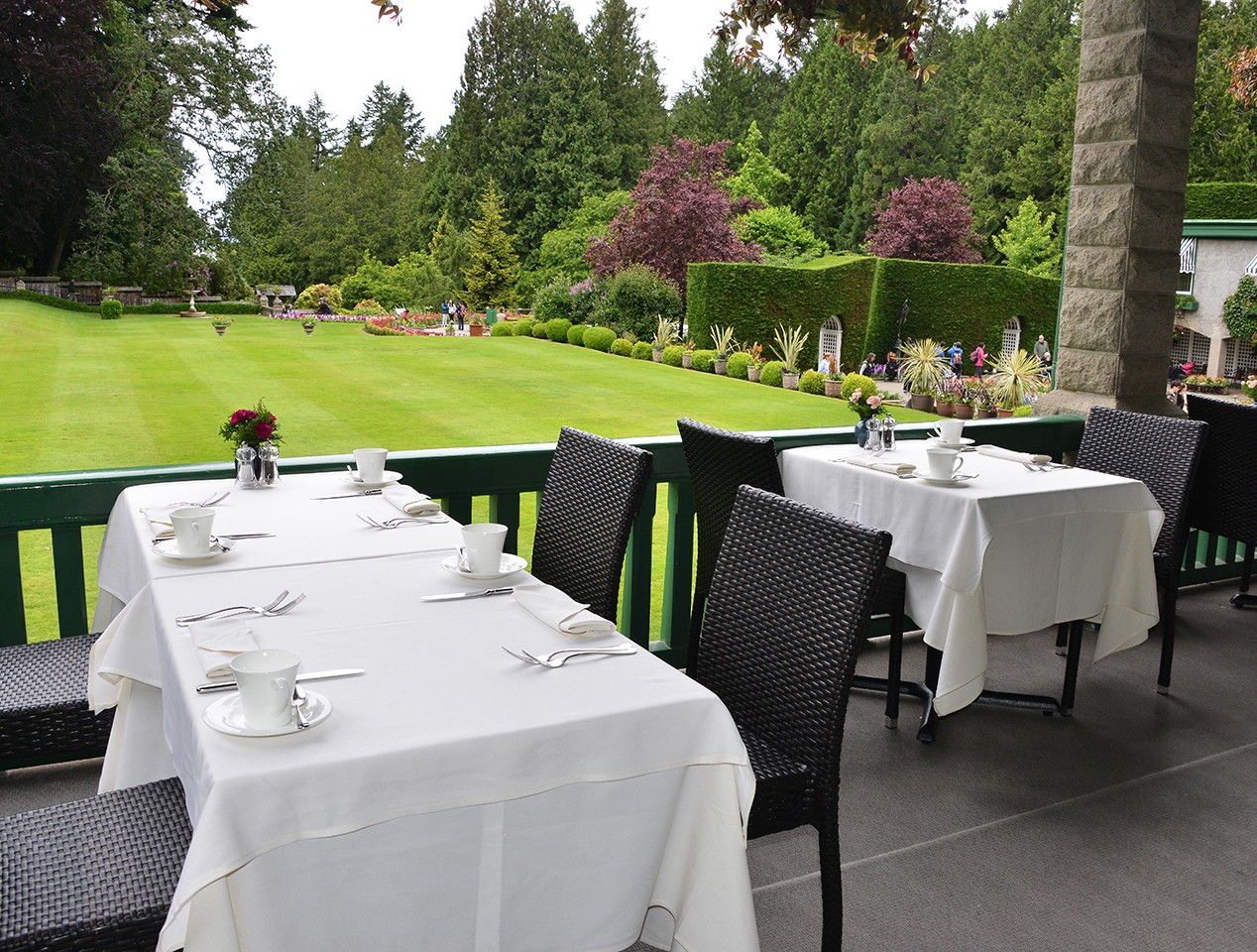Pics Of The Dining Room At Butchart Garden